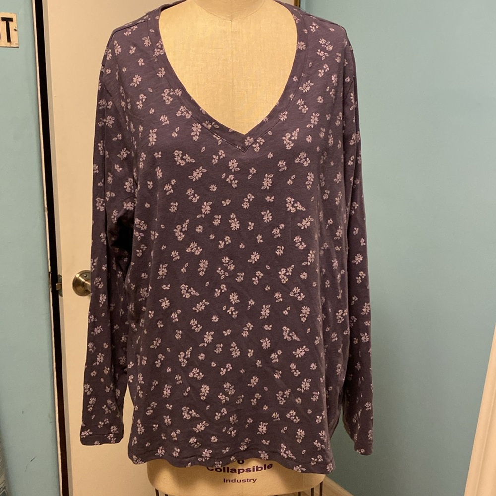 Never worn long sleeve printed tee